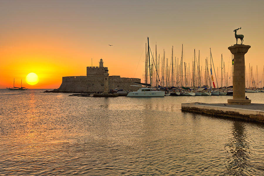 Rhodes Travel Guide 2026: The Ultimate Guide For First-Time Visitors! - Mandraki Port 1 - Greek List Mandraki Harbour Rhodes Deer Statues Rhodes Travel Guide