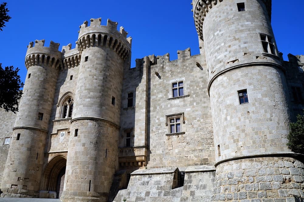 Rhodes Travel Guide 2026: The Ultimate Guide For First-Time Visitors! - The Grandmaster Castle Of Rhodes - Greek List Grand Master Palace Rhodes Old Town Travel Guide
