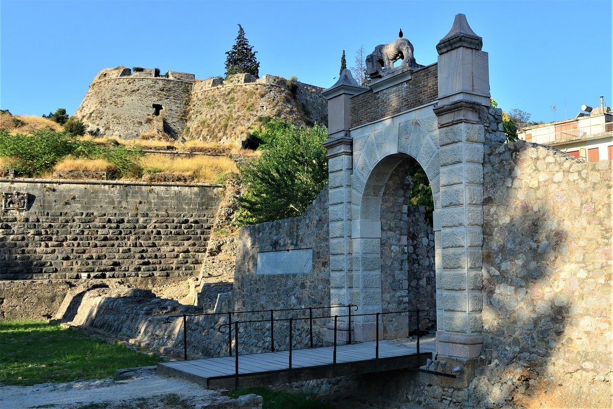 Nafplio Travel Guide 2026: Best Things To Do, See &Amp; Where To Stay - The Land Gate - Greek List