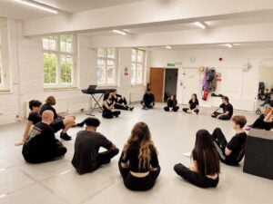 Greek voice coach My Voice Room, voice coaching for singers, actors and speakers