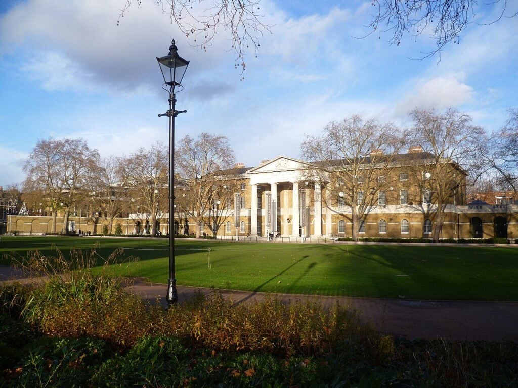 Saatchi Gallery In Chelsea, Home Of The Local Royalty Exhibition That Inspired This Guide To Greek Family Businesses In London