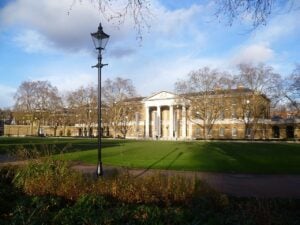 Saatchi Gallery In Chelsea, Home Of The Local Royalty Exhibition That Inspired This Guide To Greek Family Businesses In London
