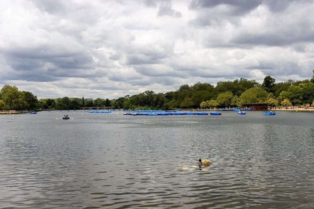 Greek restaurants near Hyde Park: the Serpentine in Hyde Park, where the Royal Parks Half Marathon starts on Sunday