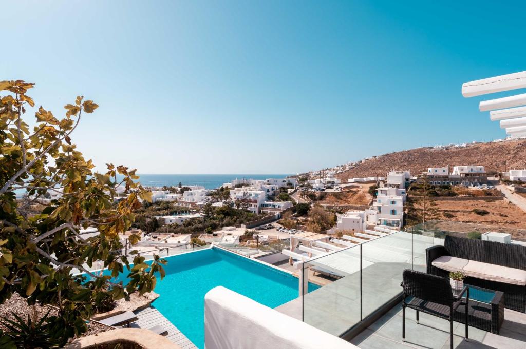 Travel Guide: Mykonos - An Enchanting Whirlwind Of Aegean Wonders Under The Greek Sun - 412763460 - Greek List
