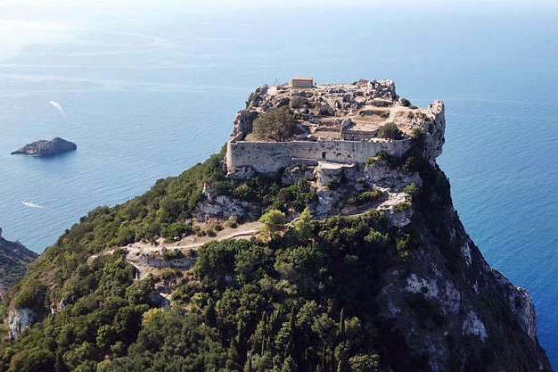 Journey Through Faith: Experiencing Orthodox Easter In Corfu - Angelokastro Castle - Greek List