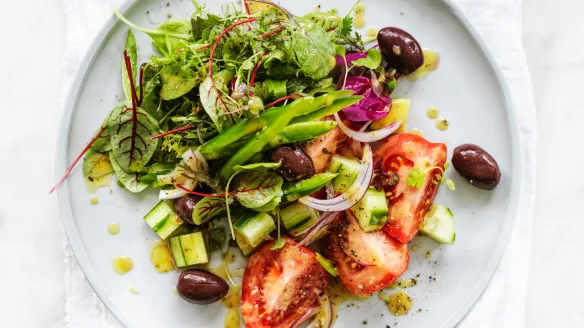 Kathara Deftera: A Taste Of Greek Tradition, On The Way To Easter - Greek Fresh Salad - Greek List Greek Fresh Salad