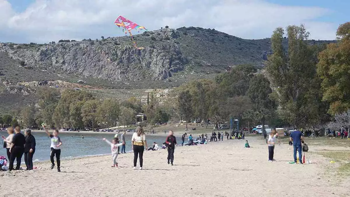 3 Days In Nafplion March 2024: Where The Venetian Carnival Meets The Traditional Greek “Kathara Deftera” - Kite Flying In Karathona Beach - Greek List Kite Flying In Karathona Beach