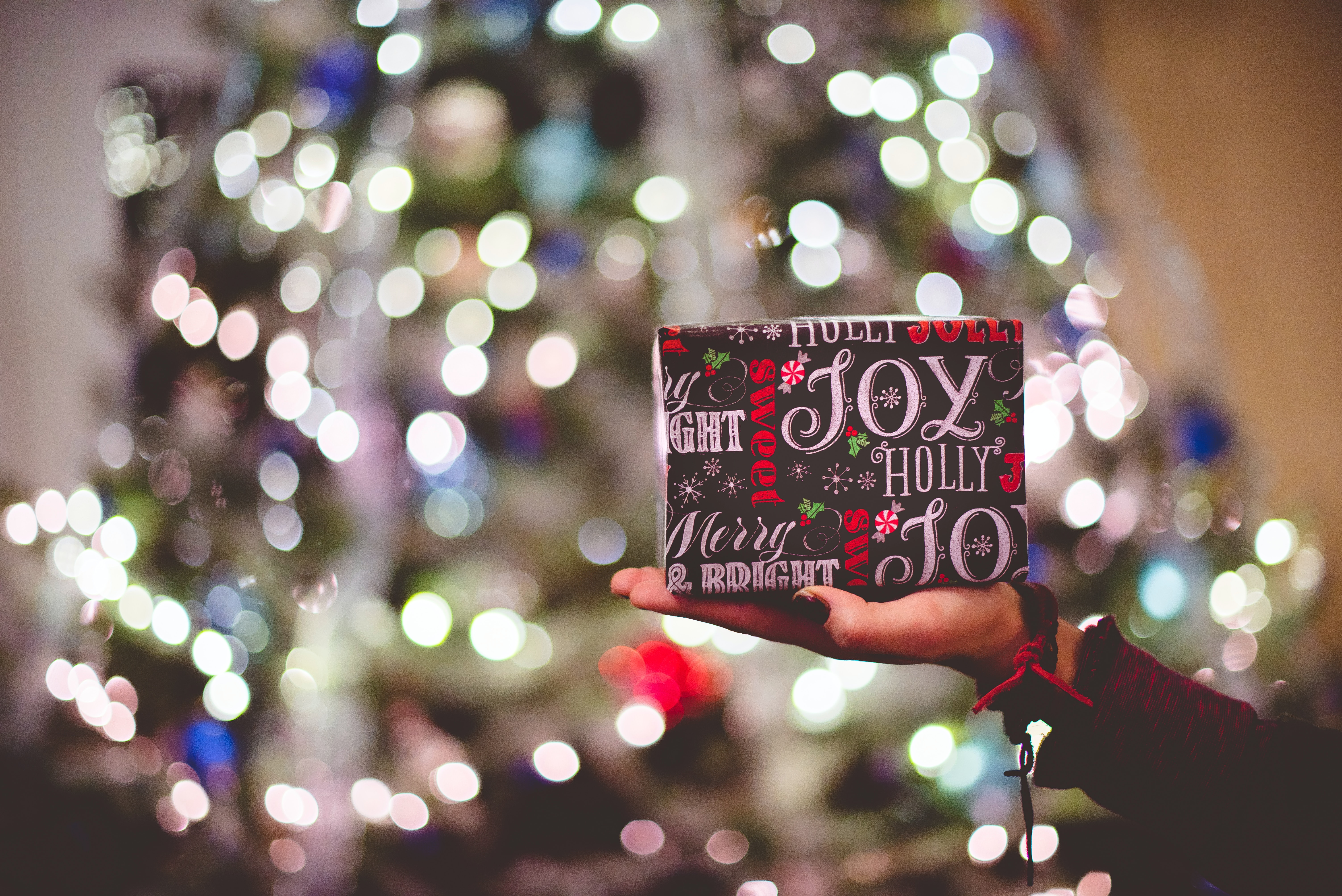 Christmas in Athens 2023 - A Christmas Odyssey: Navigating the Captivating Labyrinth of Christmas in Athens - ben white dddQHervE04 unsplash - Greek List