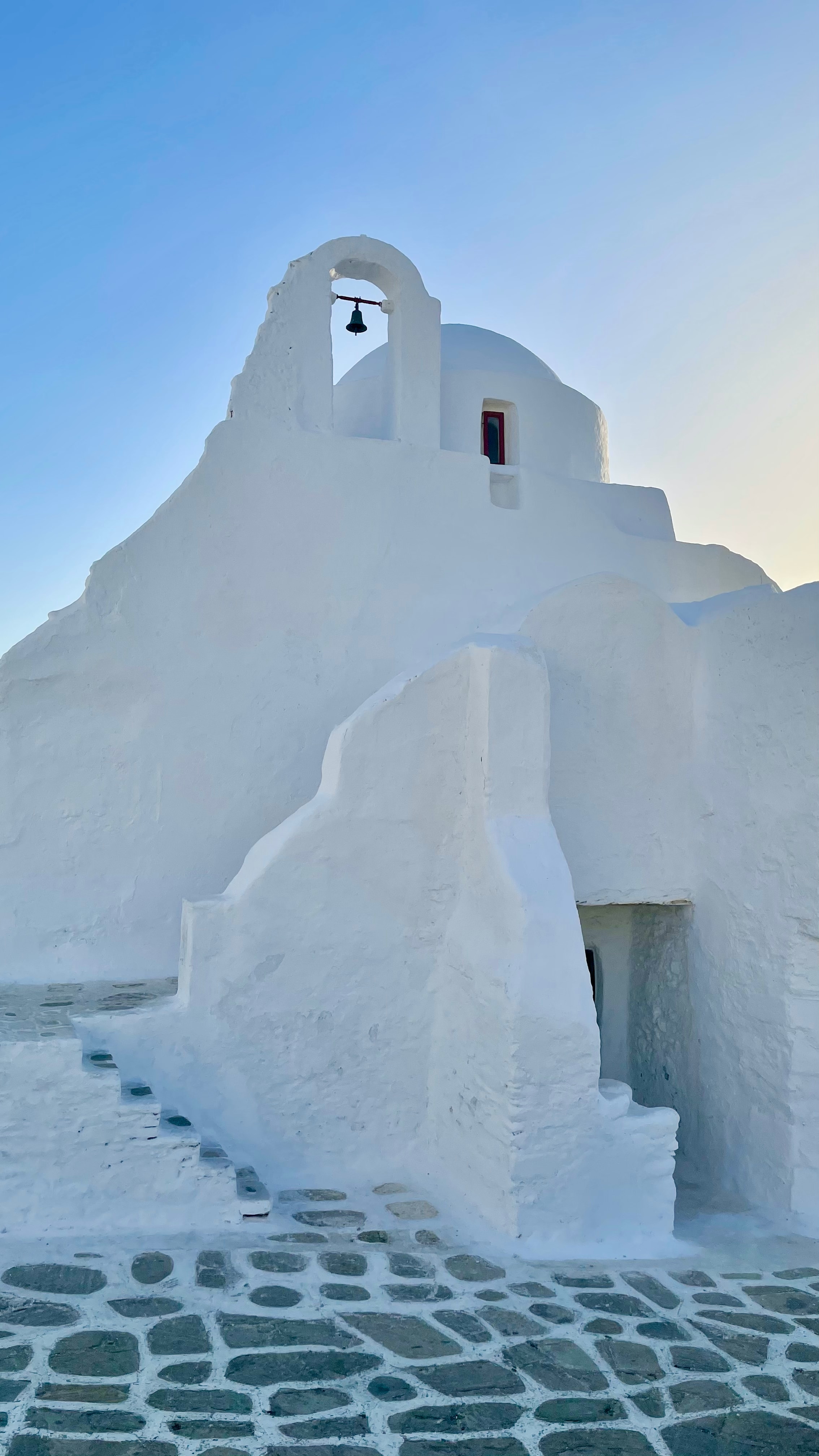 Travel Guide: Mykonos - An Enchanting Whirlwind Of Aegean Wonders Under The Greek Sun - Eryka Ragna Rtgqmznewgi Unsplash - Greek List