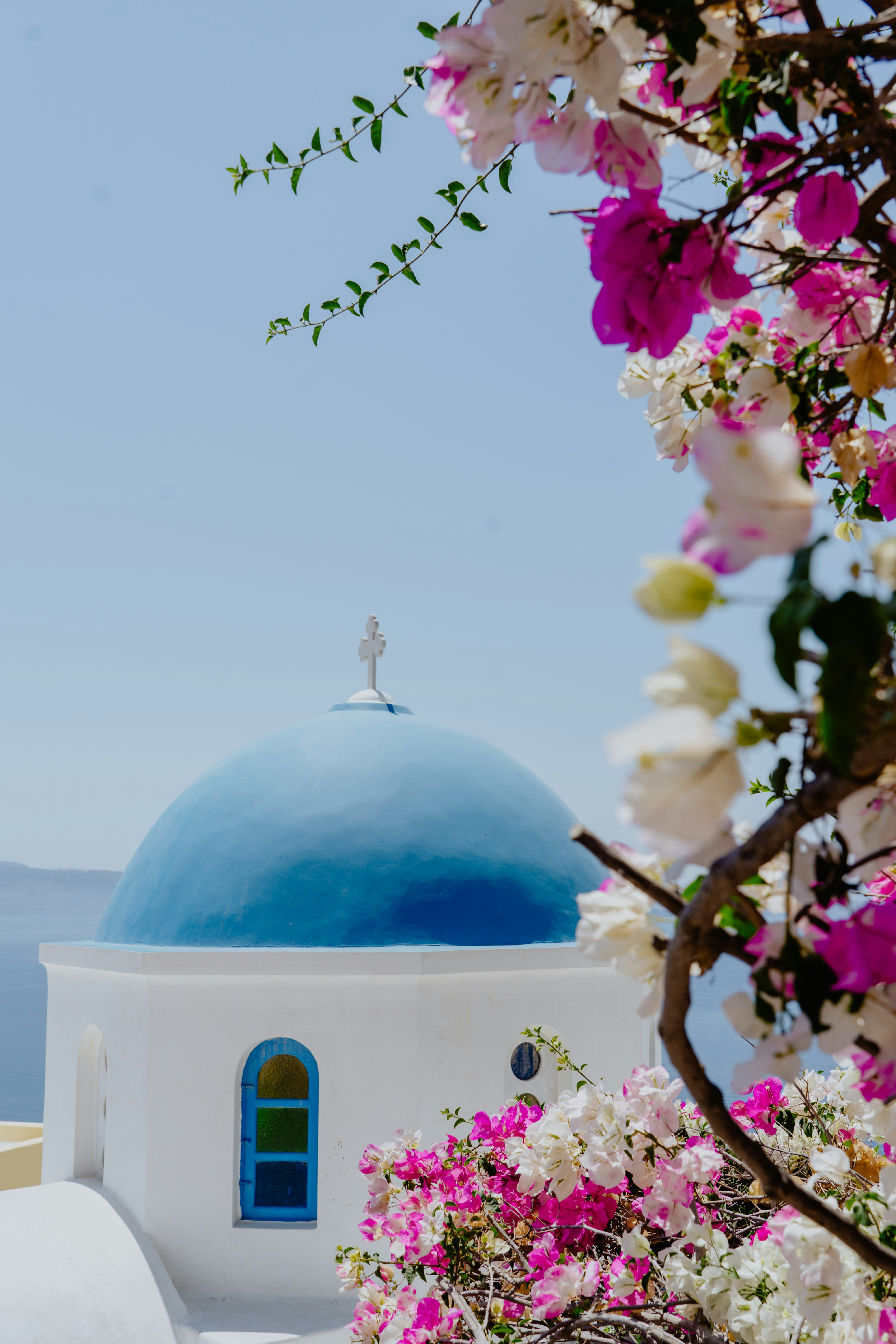 Mesmerizing Santorini: A Journey Through Azure Skies, Crystal Waters, And Timeless Beauty - Xuan Nguyen E2Xzme Xmie Unsplash - Greek List